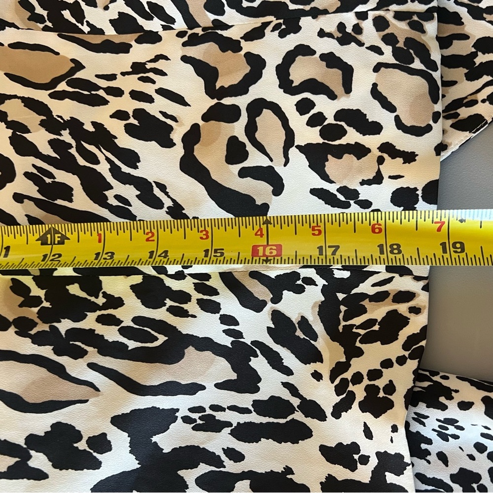 Bebe Shawl Collar White Leopard Blazer - Picture 5 of 10